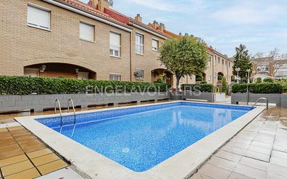 Exterior view of Single-family semi-detached for sale in Molins de Rei  with Air Conditioner, Heating and Private garden