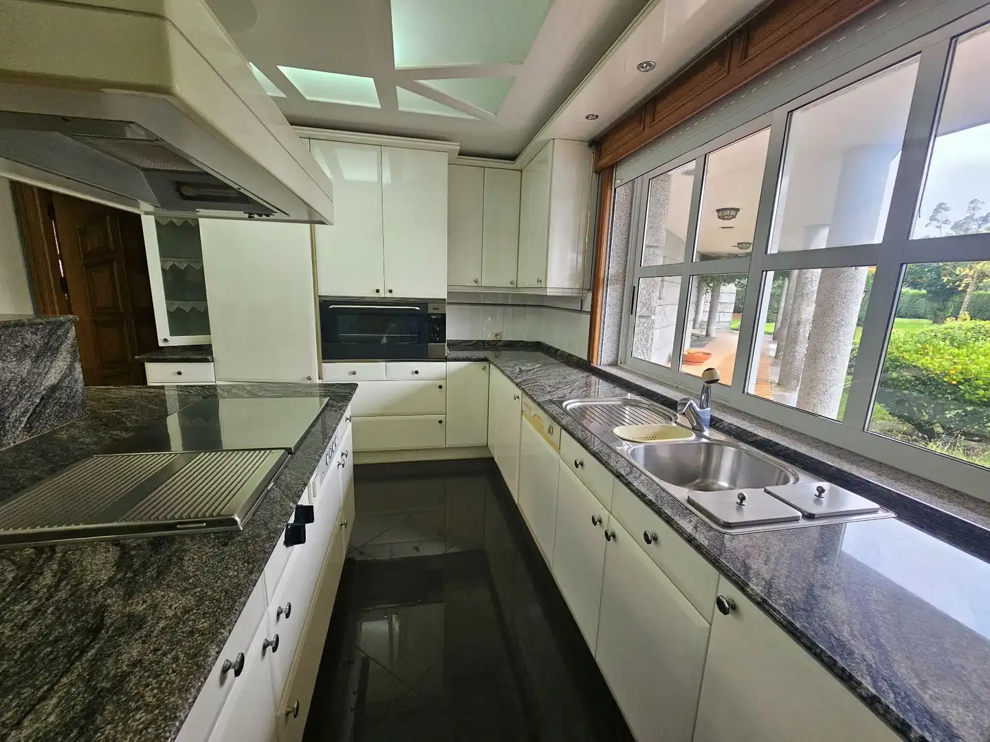 Cocina de Casa o chalet en venta en Santa Comba con Calefacción, Jardín privado y Terraza