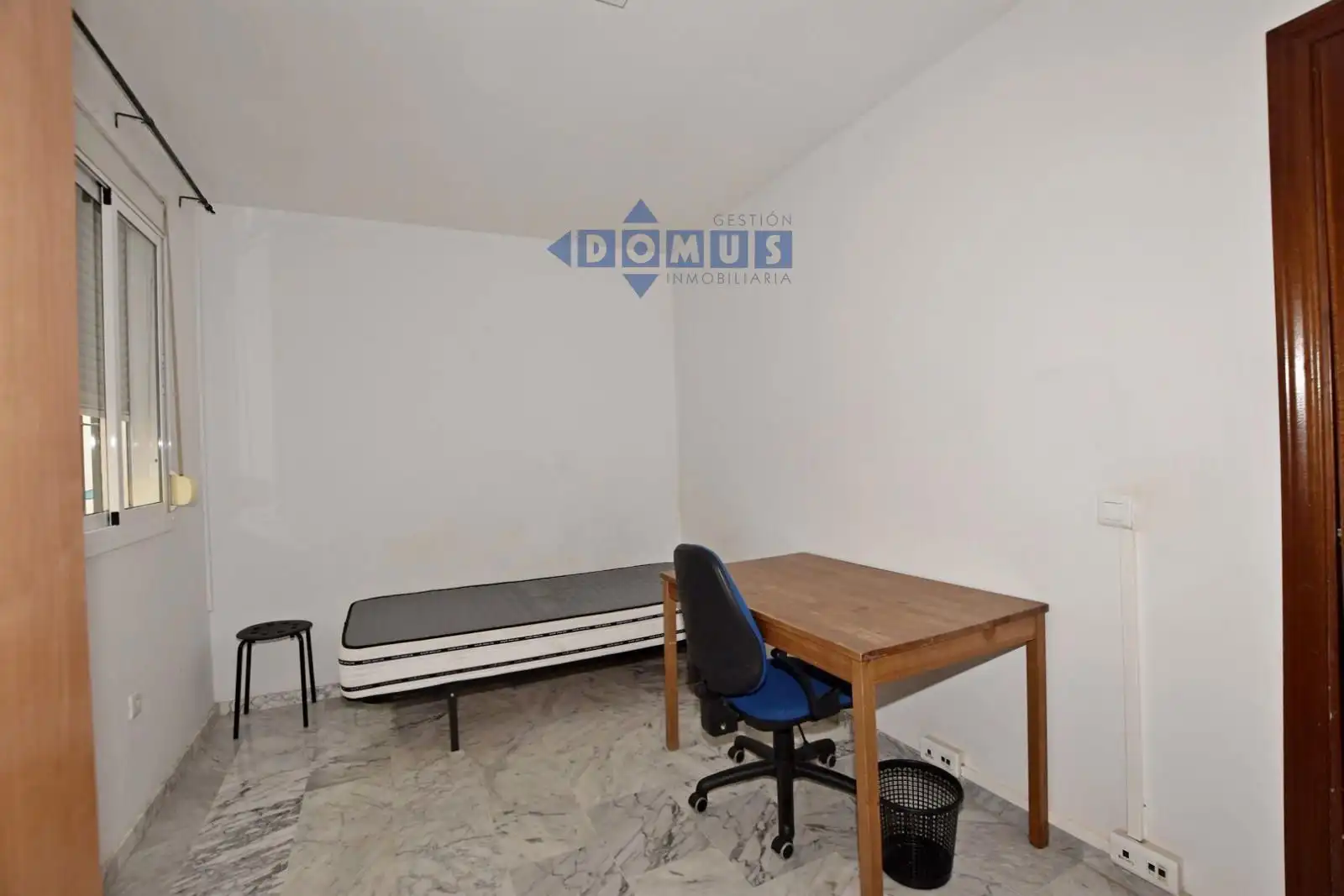 Bedroom of Flat for sale in Ronda  with Air Conditioner, Terrace and Furnished