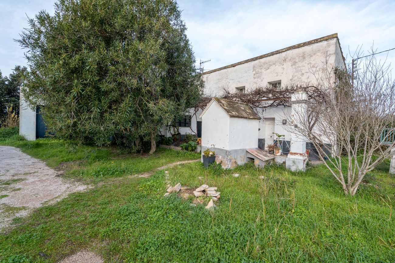 Garden of Country house for sale in Tortosa  with Air Conditioner, Heating and Private garden
