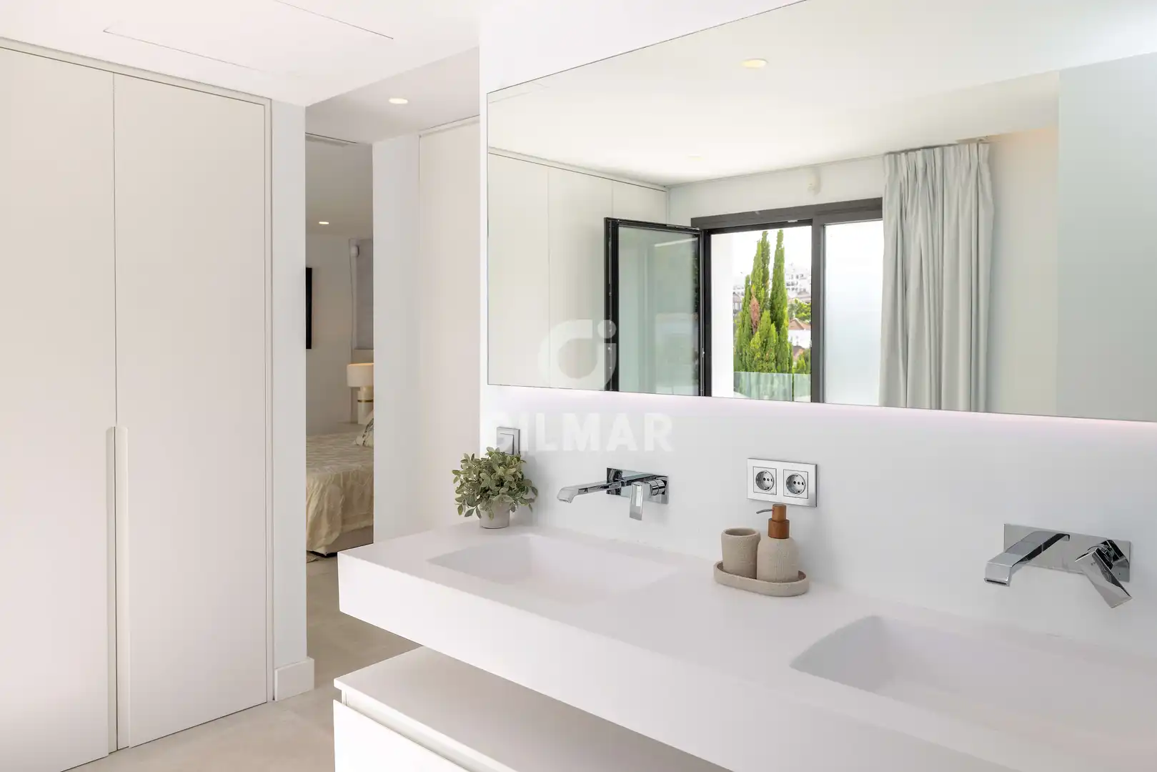 Bany de Casa o xalet en venda en Marbella amb Calefacció, Jardí privat i Piscina