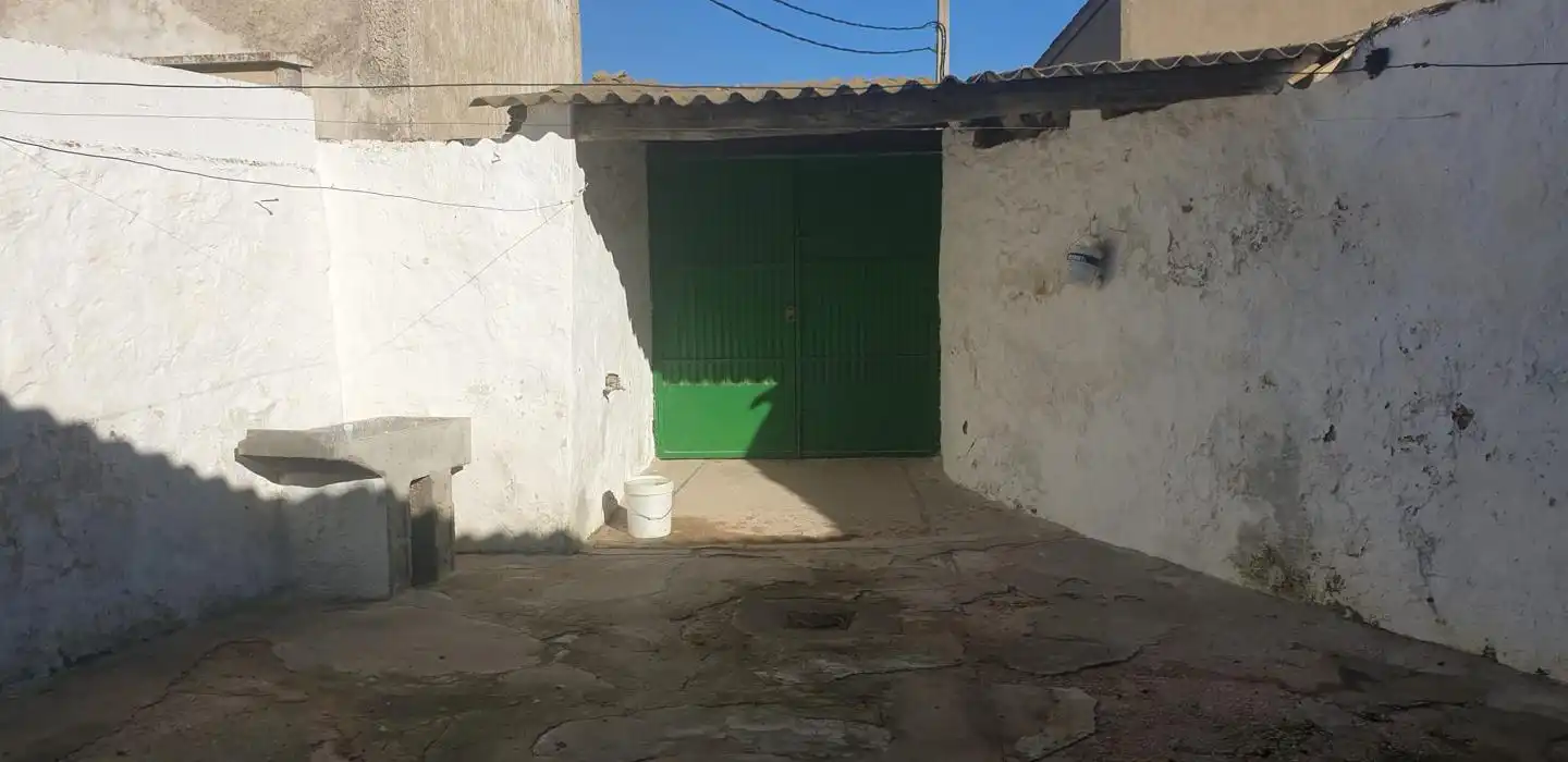 Exterior view of Houses for sale in Saelices  with Heating and Furnished
