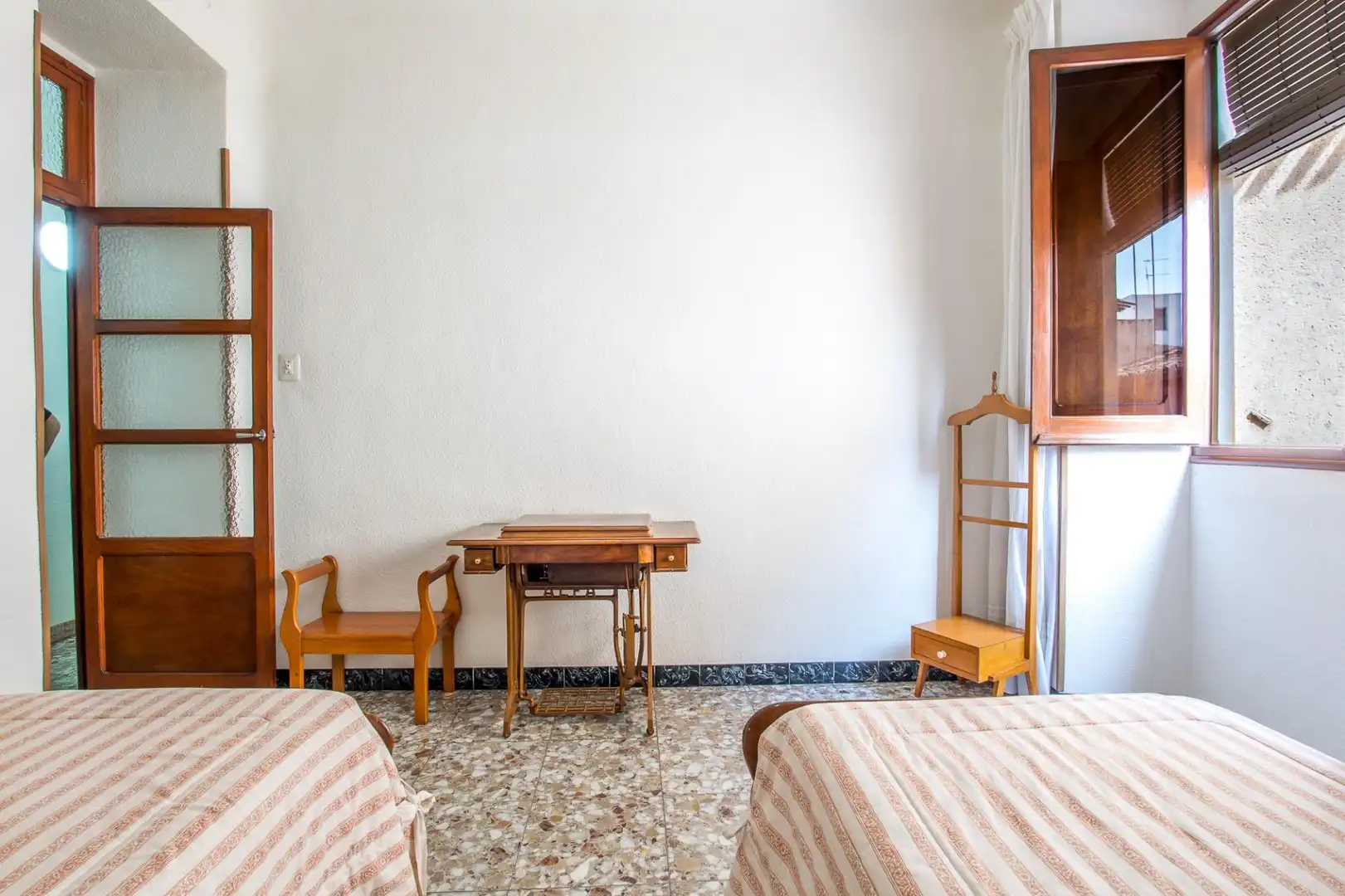 Buildings for sale in Mula