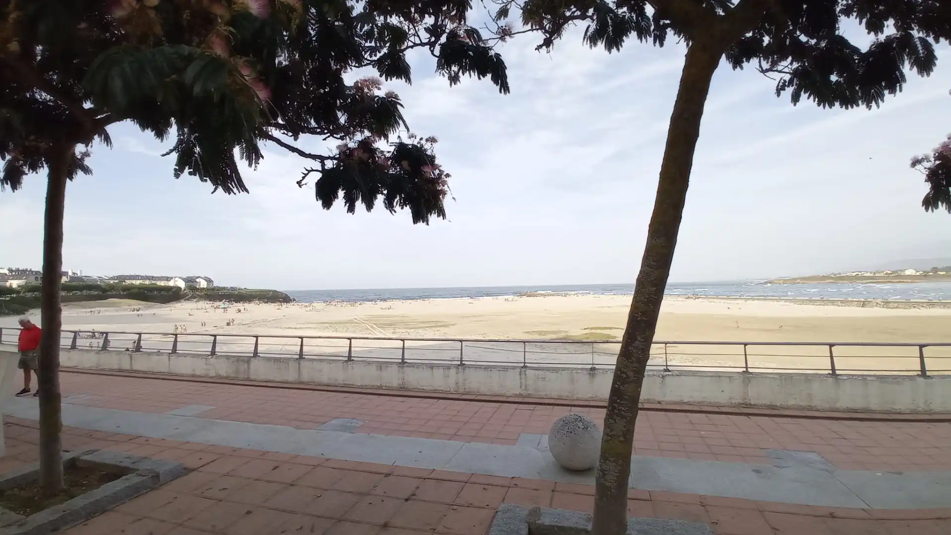 Vista exterior de Pis en venda en Foz amb Calefacció, Terrassa i Traster