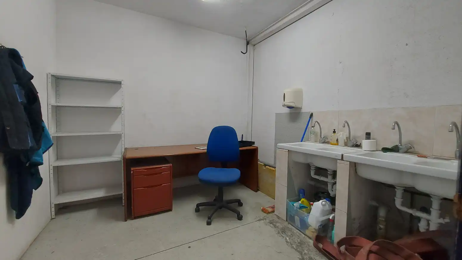 Fabrikhallen zur Miete in  Logroño