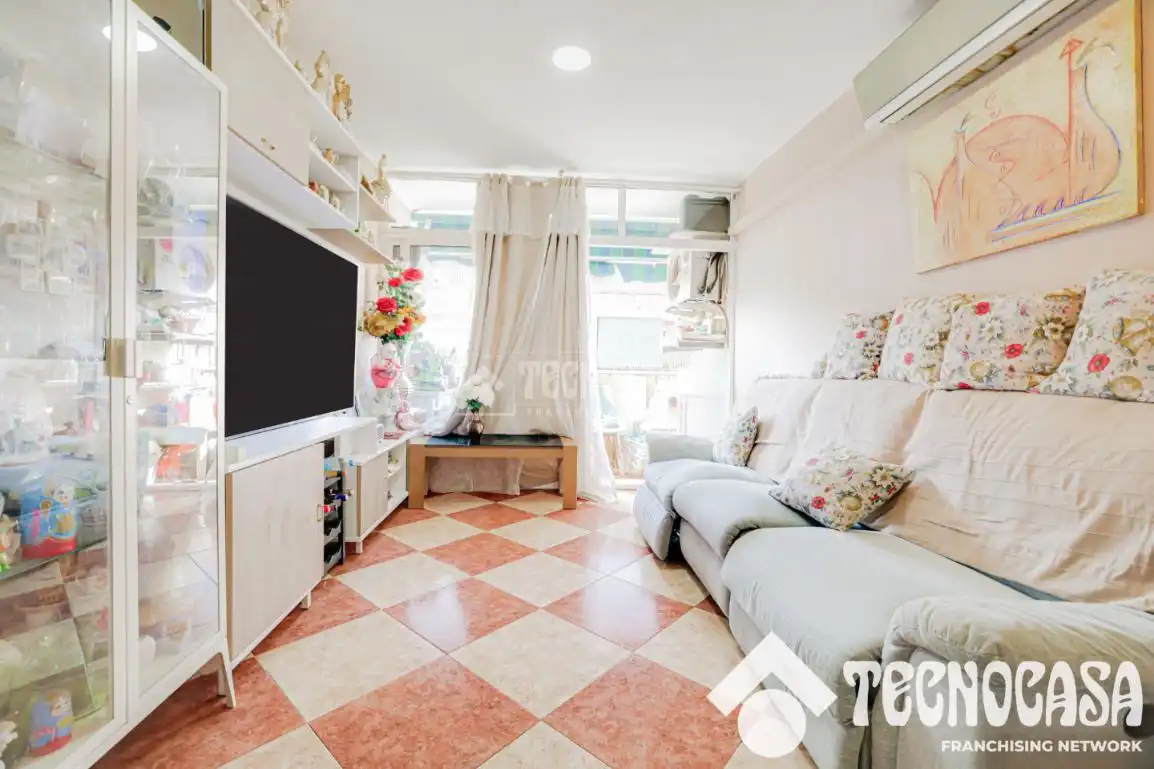 Wohnzimmer von Wohnung zum Verkauf in Badalona mit Klimaanlage und Balkon