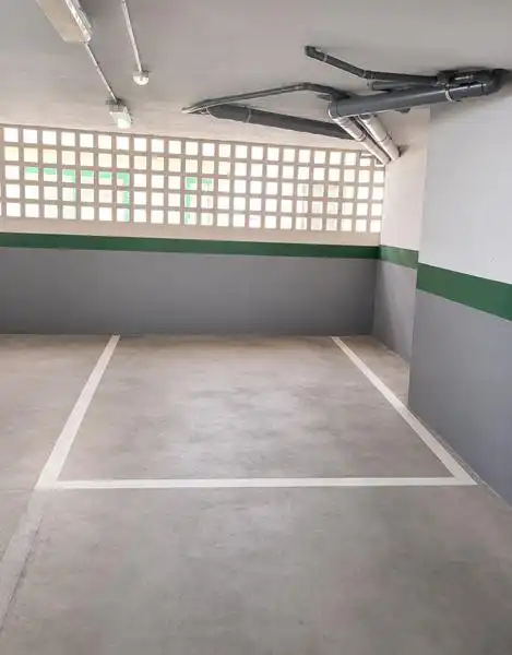 Parking de Piso en venta en Estepona con Aire acondicionado, Calefacción y Jardín privado