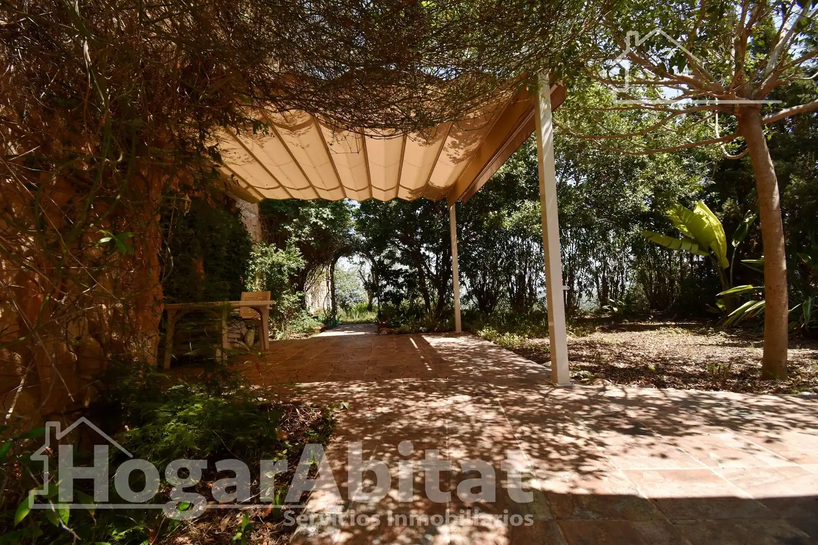 Garden of Houses for sale in Torrent  with Air Conditioner, Heating and Private garden