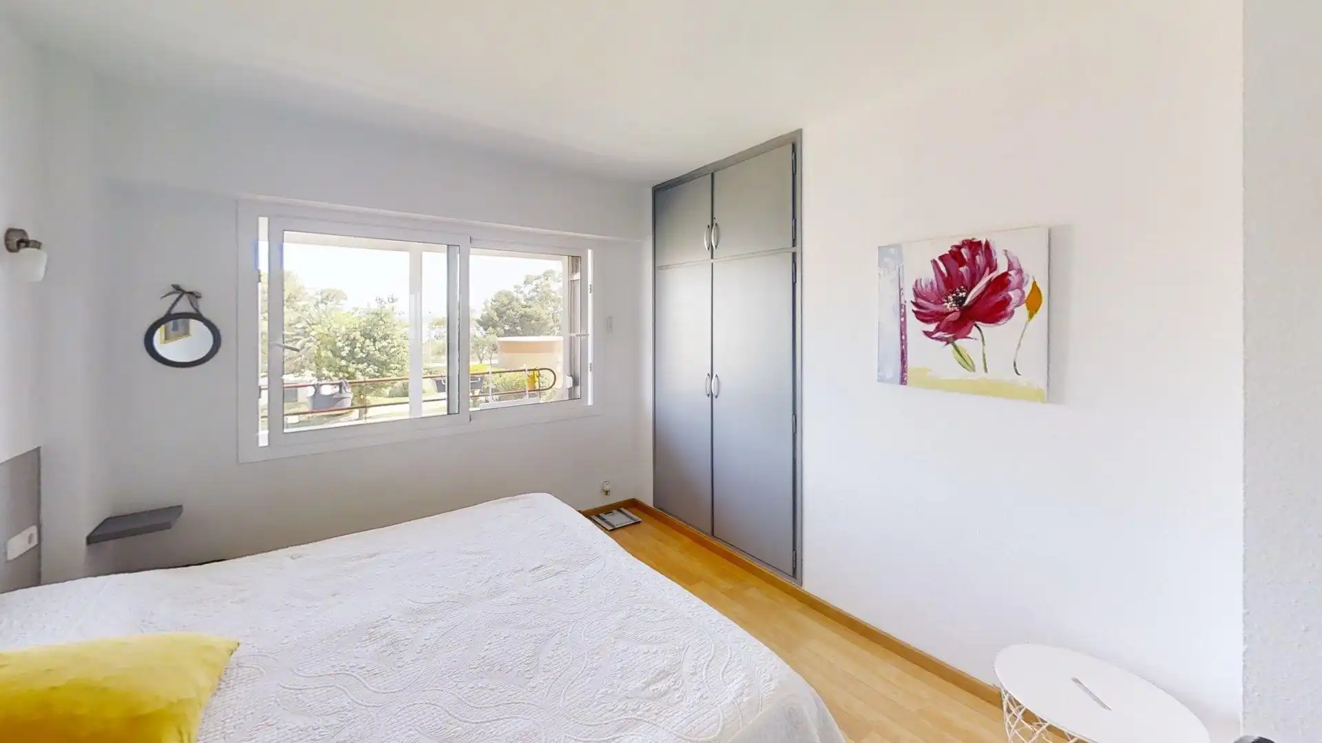 Dormitori de Apartament en venda en Roses amb Jardí privat, Terrassa i Balcó