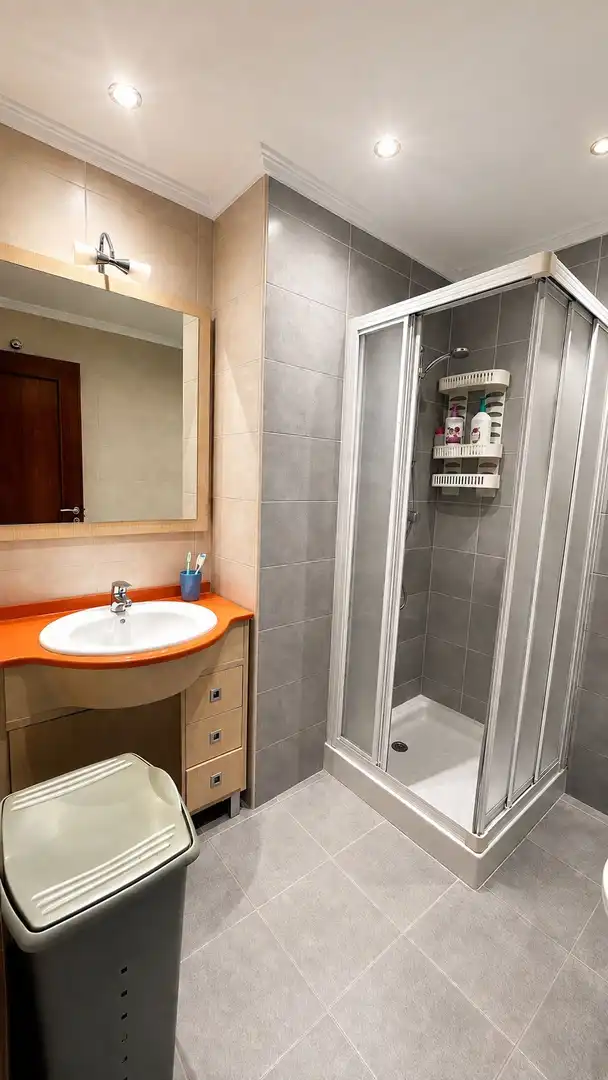 Badezimmer von Wohnung zum Verkauf in Villaquilambre mit Heizung