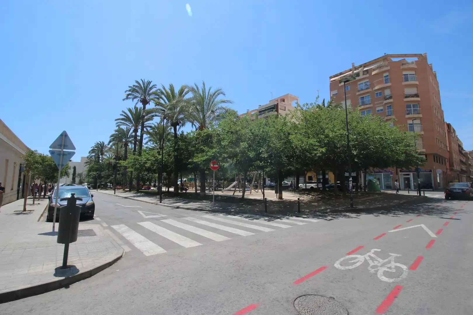 Vista exterior de Edifici en venda en Alicante / Alacant