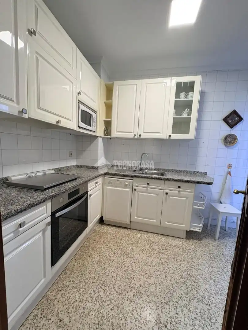 Kitchen of Flat for rent in Casco Antiguo