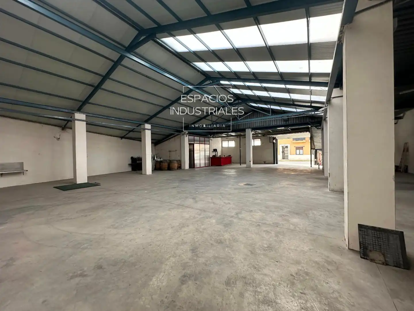 Außenansicht von Fabrikhallen zur Miete in Villarejo de Salvanés