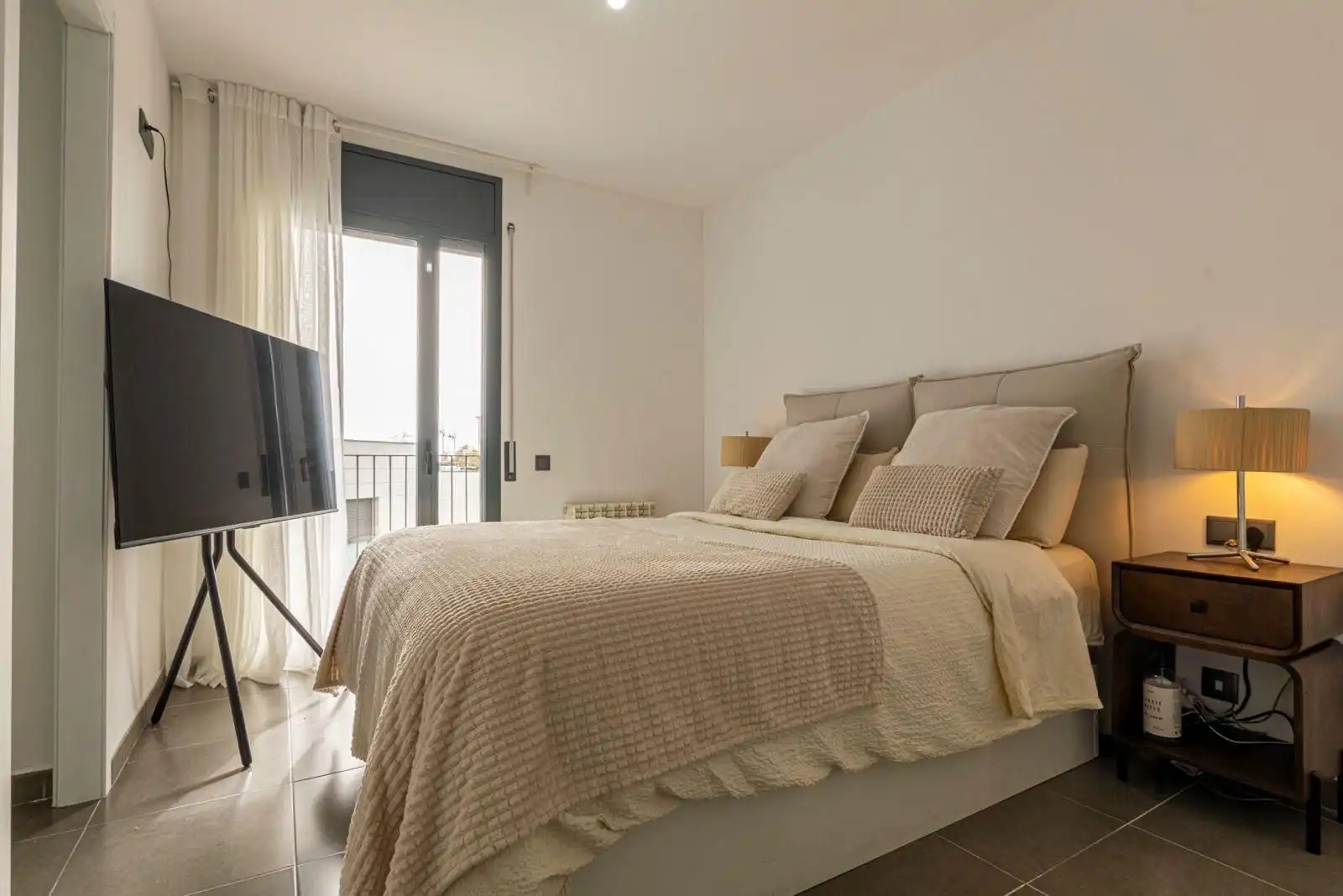 Schlafzimmer von Einfamilien-Reihenhaus zur Miete in Vilanova i la Geltrú mit Klimaanlage, Heizung und Privatgarten