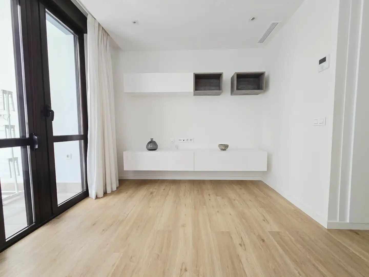 Living room of Flat for rent in Valencia  with Parquet flooring and Terrace