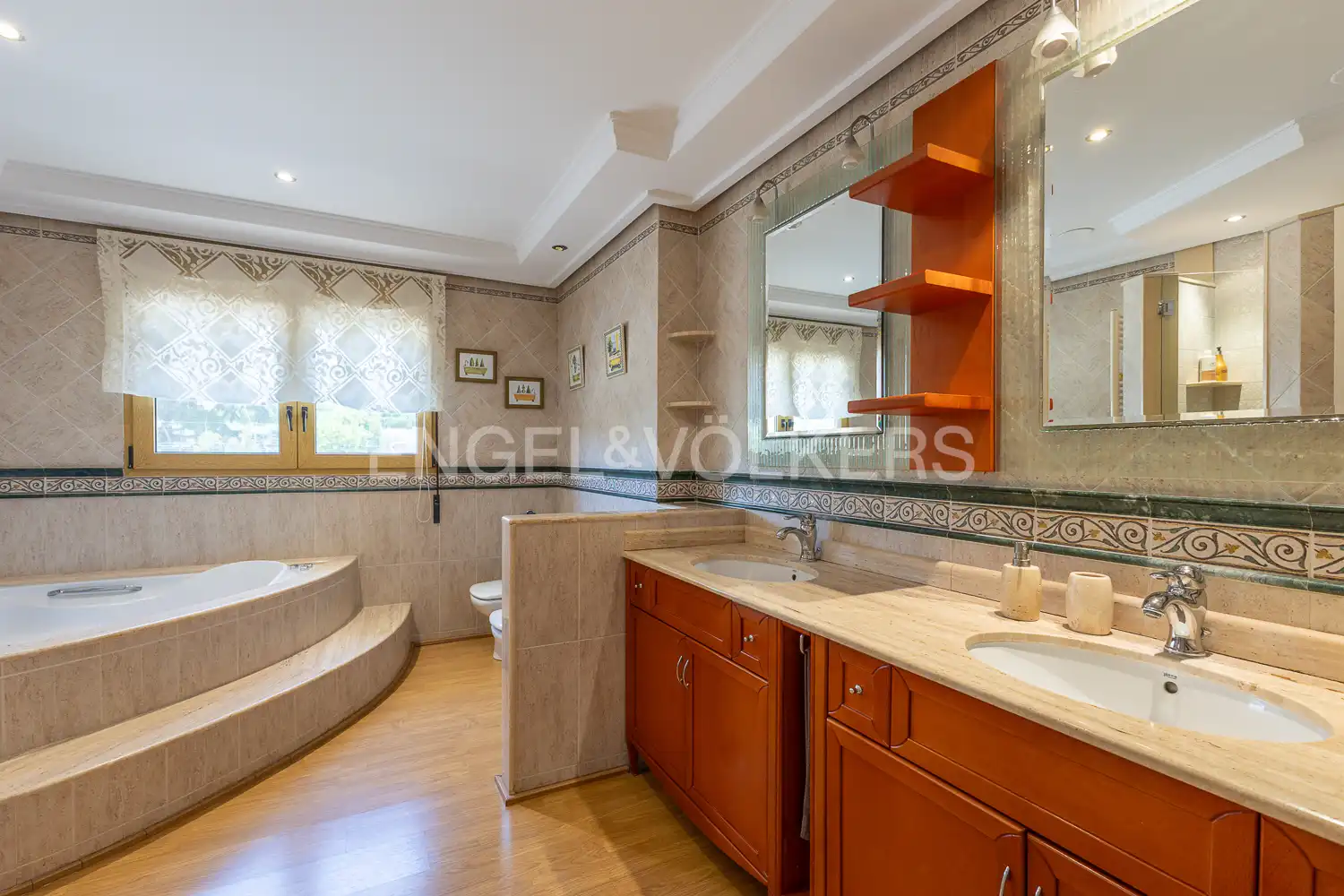 Bathroom of Houses for sale in Ontinyent  with Air Conditioner, Heating and Private garden