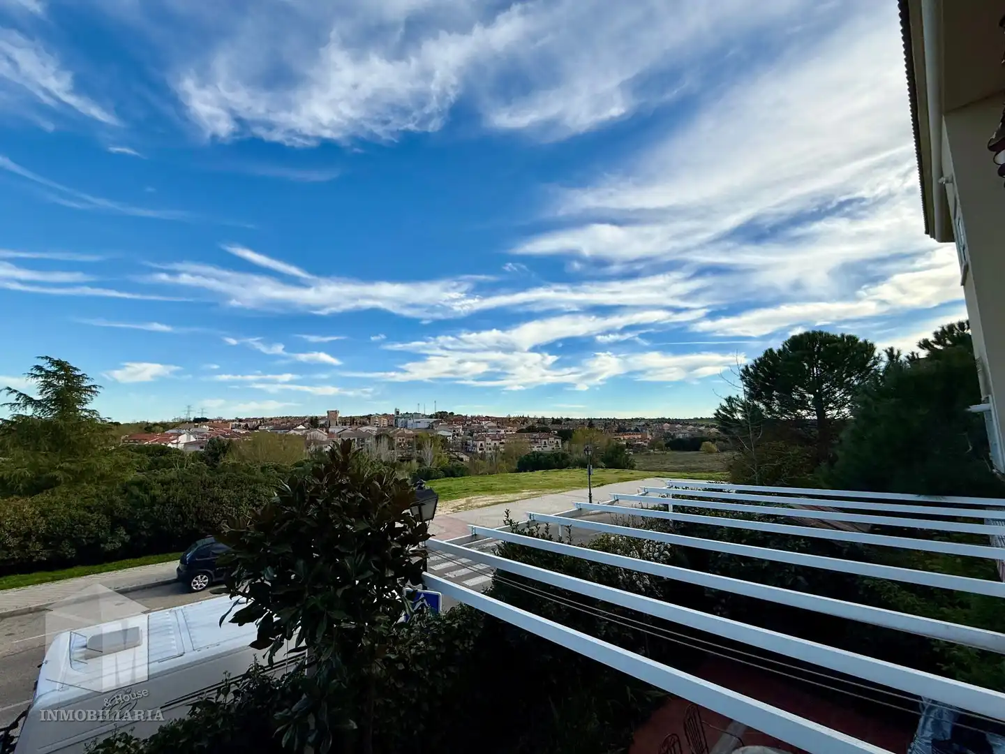 Vista exterior de Pis en venda en Arroyomolinos (Madrid) amb Calefacció, Jardí privat i Terrassa