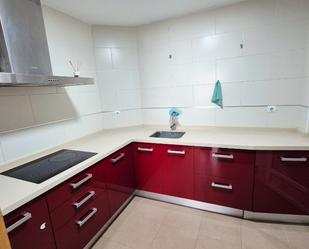 Cuina de Apartament de lloguer en Maracena amb Moblat, Rentadora i Microones