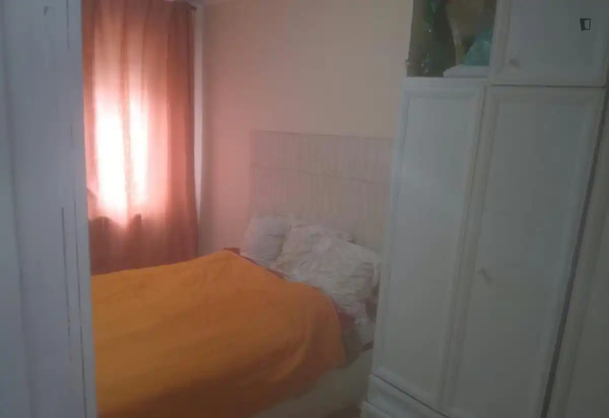 Bedroom of Apartments for share in  Barcelona Capital  with Furnished, Oven and Washing machine