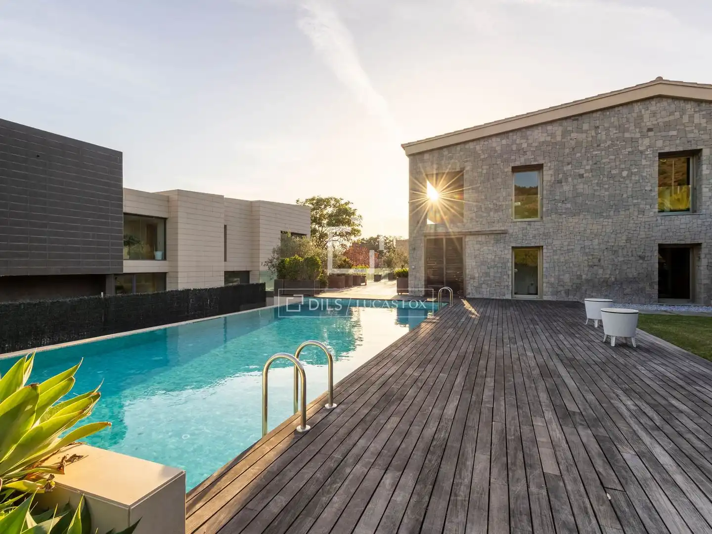Piscina de Casa o chalet en venta en Sagunto / Sagunt con Aire acondicionado, Calefacción y Jardín privado