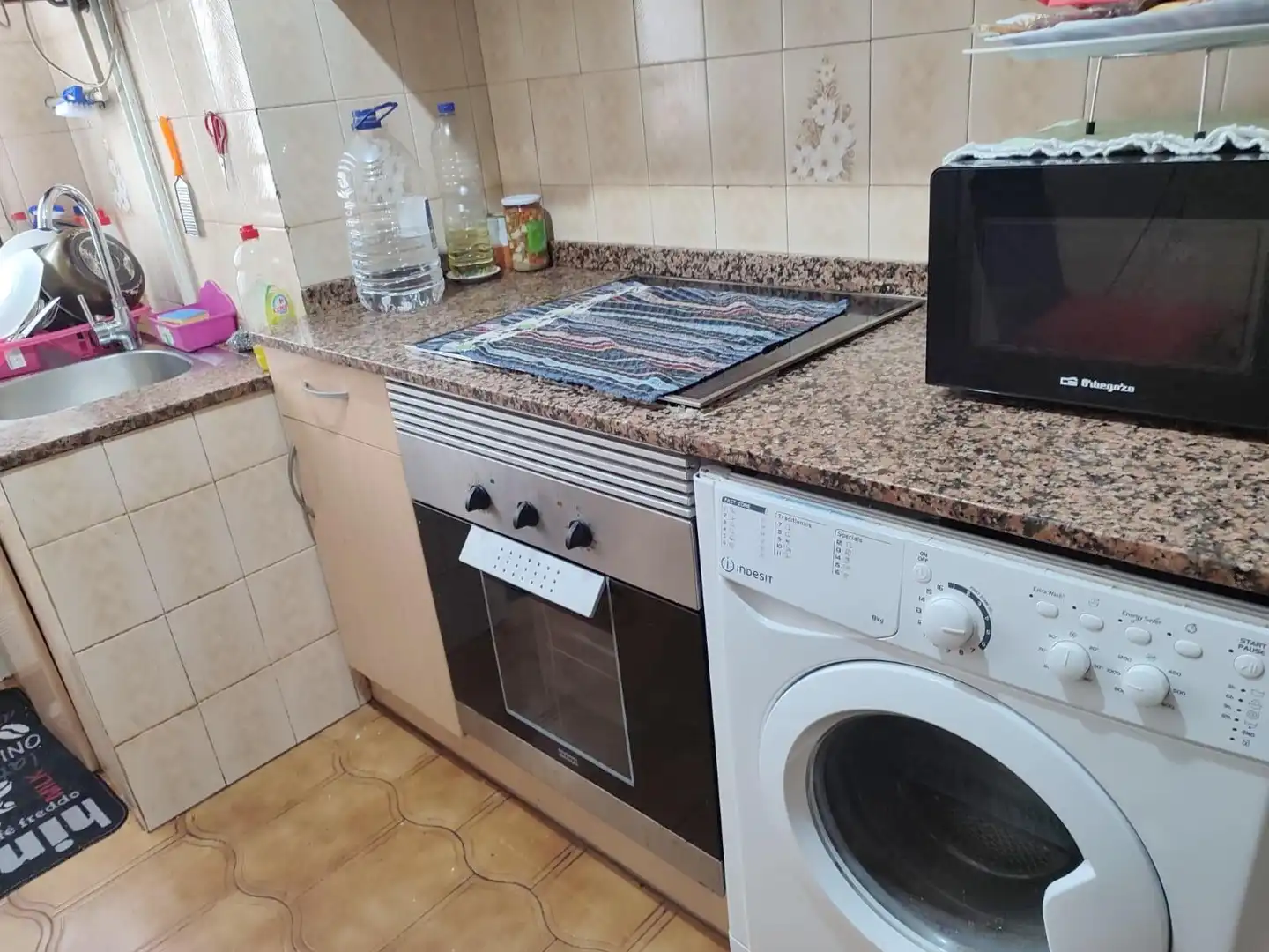 Cuina de Pis en venda en Oviedo  amb Calefacció