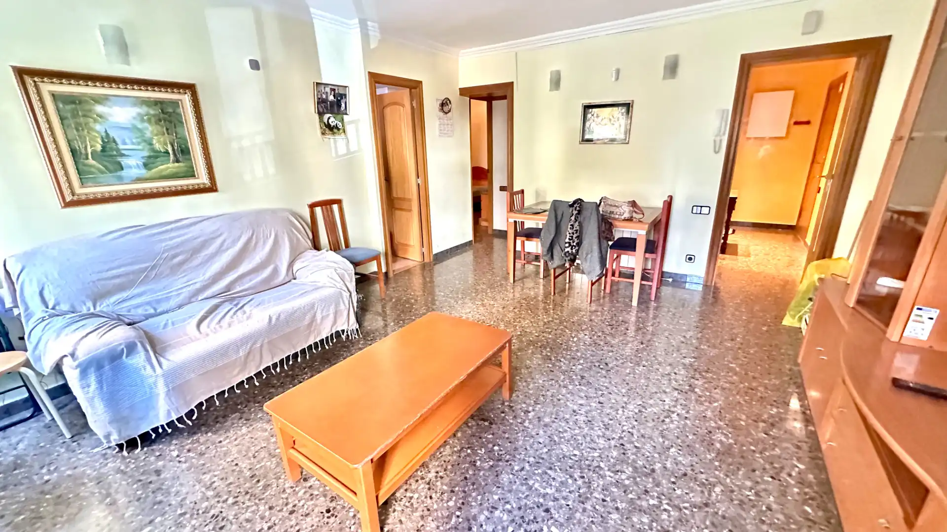 Sala de estar de Piso en venta en Cerdanyola del Vallès con Aire acondicionado, Calefacción y Horno