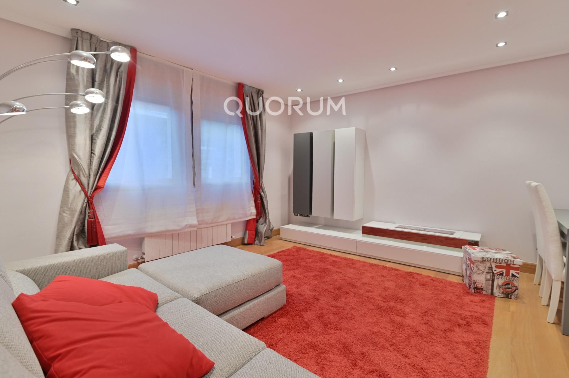 Sala de estar de Piso en venta en Bilbao  con Calefacción y Parquet
