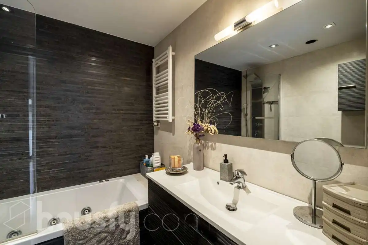 Baño de Casa o chalet en venta en Barcelona con Aire acondicionado, Calefacción y Jardín privado