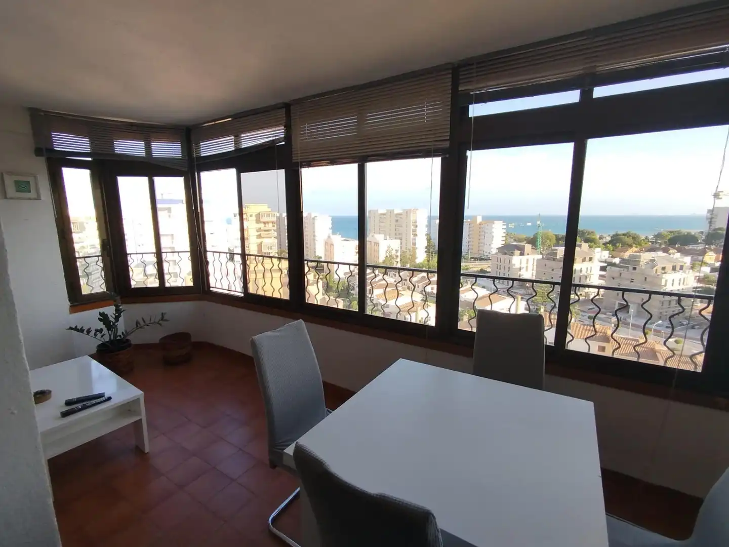Schlafzimmer von Wohnungen zur Miete in Benicasim / Benicàssim mit Privatgarten, Terrasse und Gemeinschaftspool