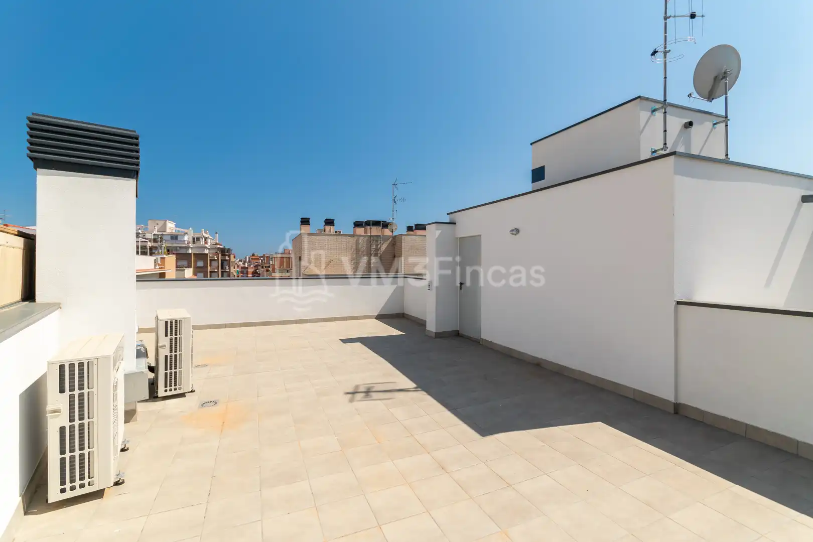Terraza de Ático de alquiler en Santa Coloma de Gramenet con Aire acondicionado, Calefacción y Terraza