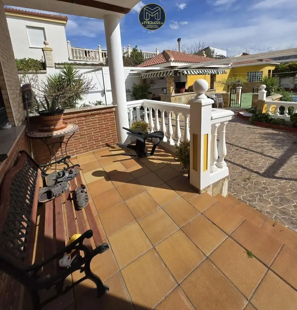 Terrassa de Casa o xalet en venda en Jaén amb Aire condicionat, Traster i Piscina