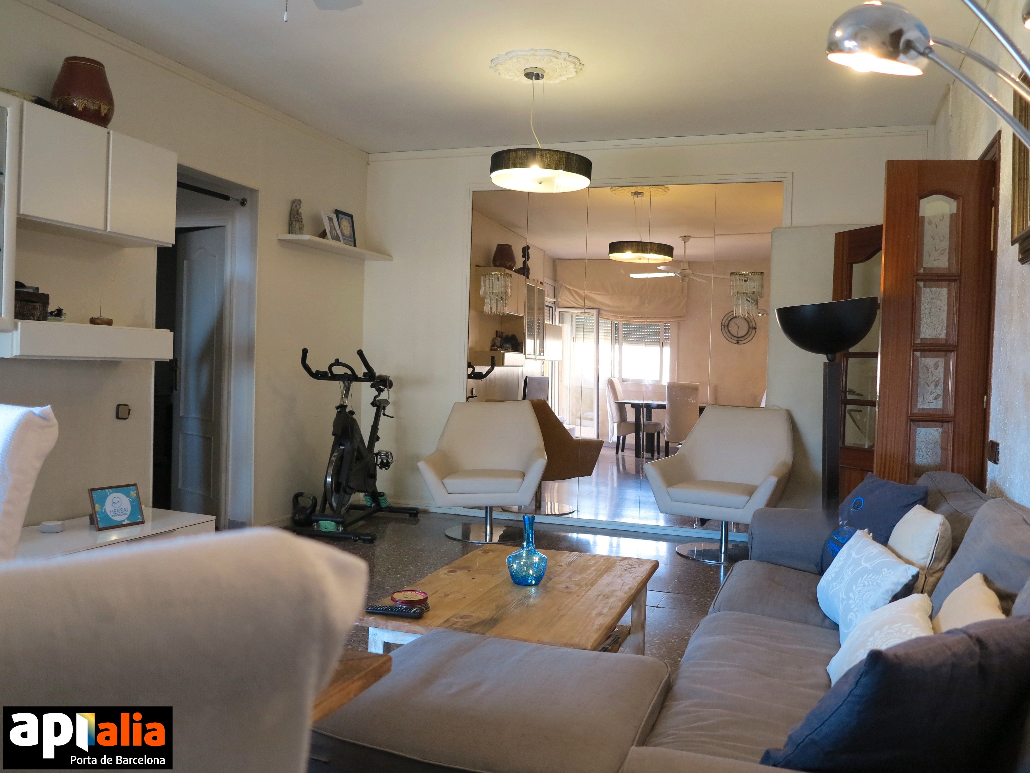 Living room of Apartment for sale in Esplugues de Llobregat