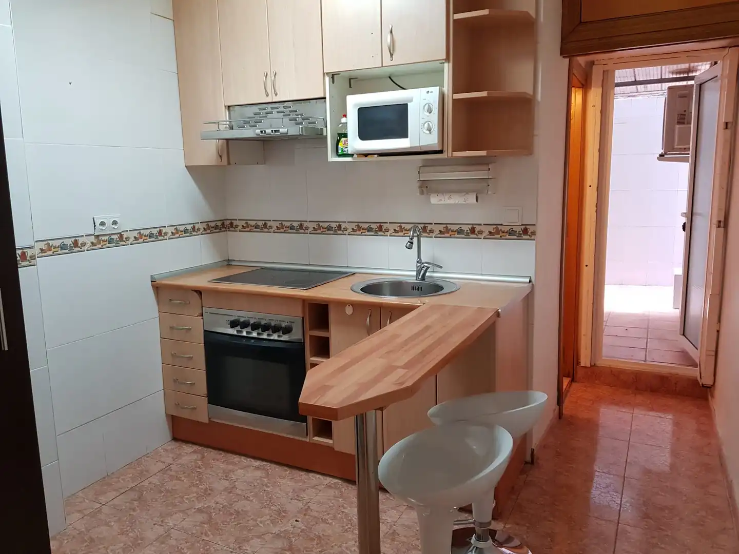 Cocina de Planta baja en venta en L'Hospitalet de Llobregat con Terraza