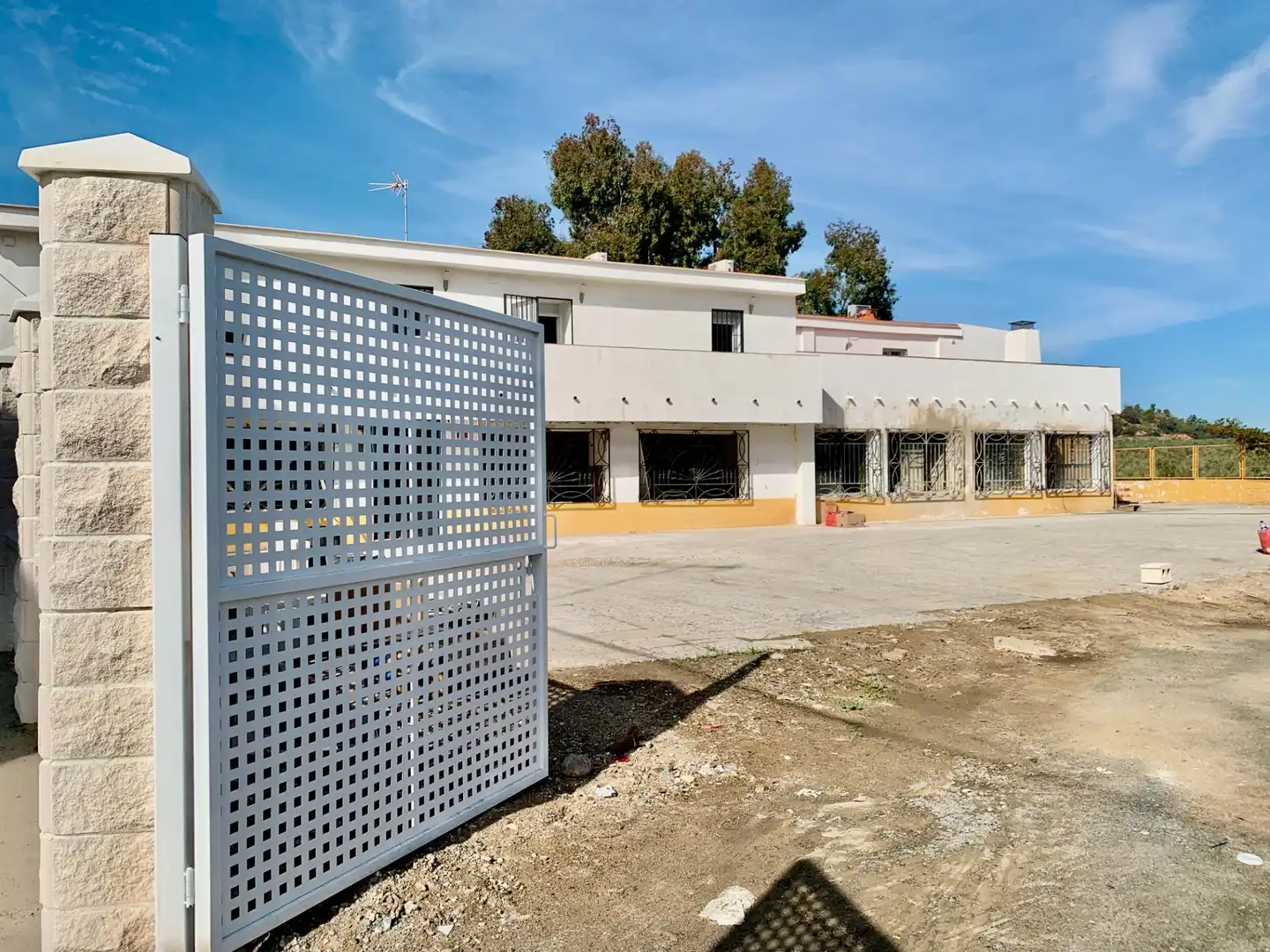 Vista exterior de Edificio en venta en Villanueva del Río y Minas