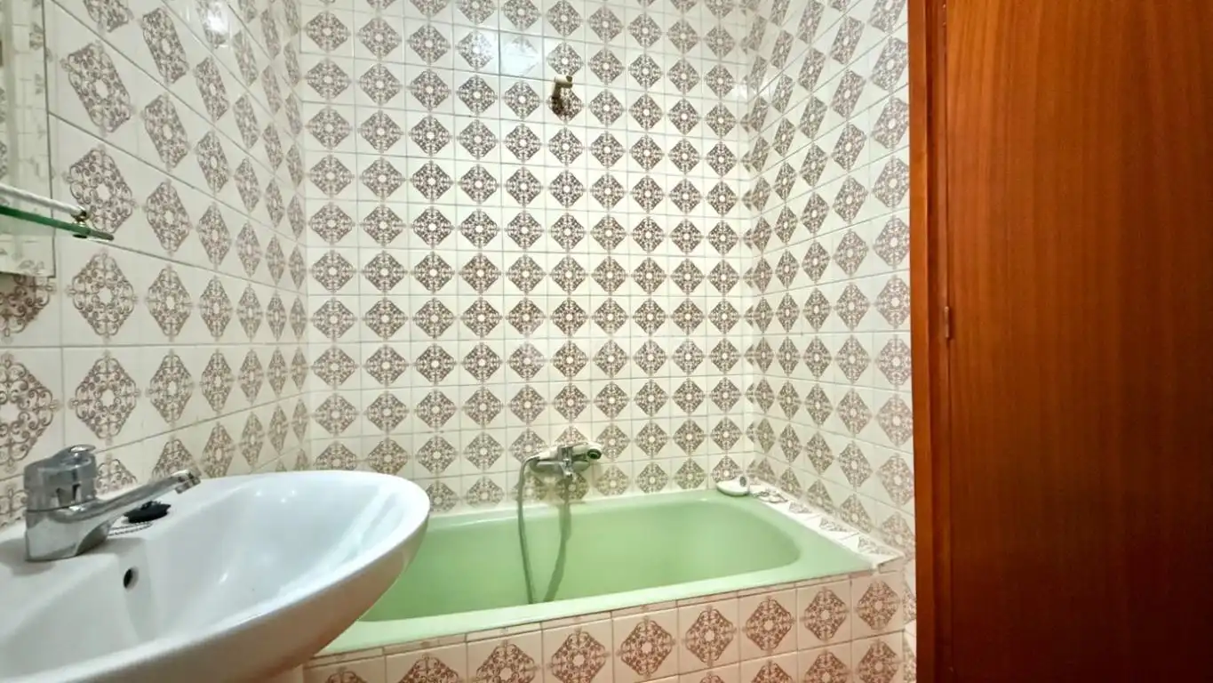 Bathroom of Flat for sale in Fuensalida, Toledo