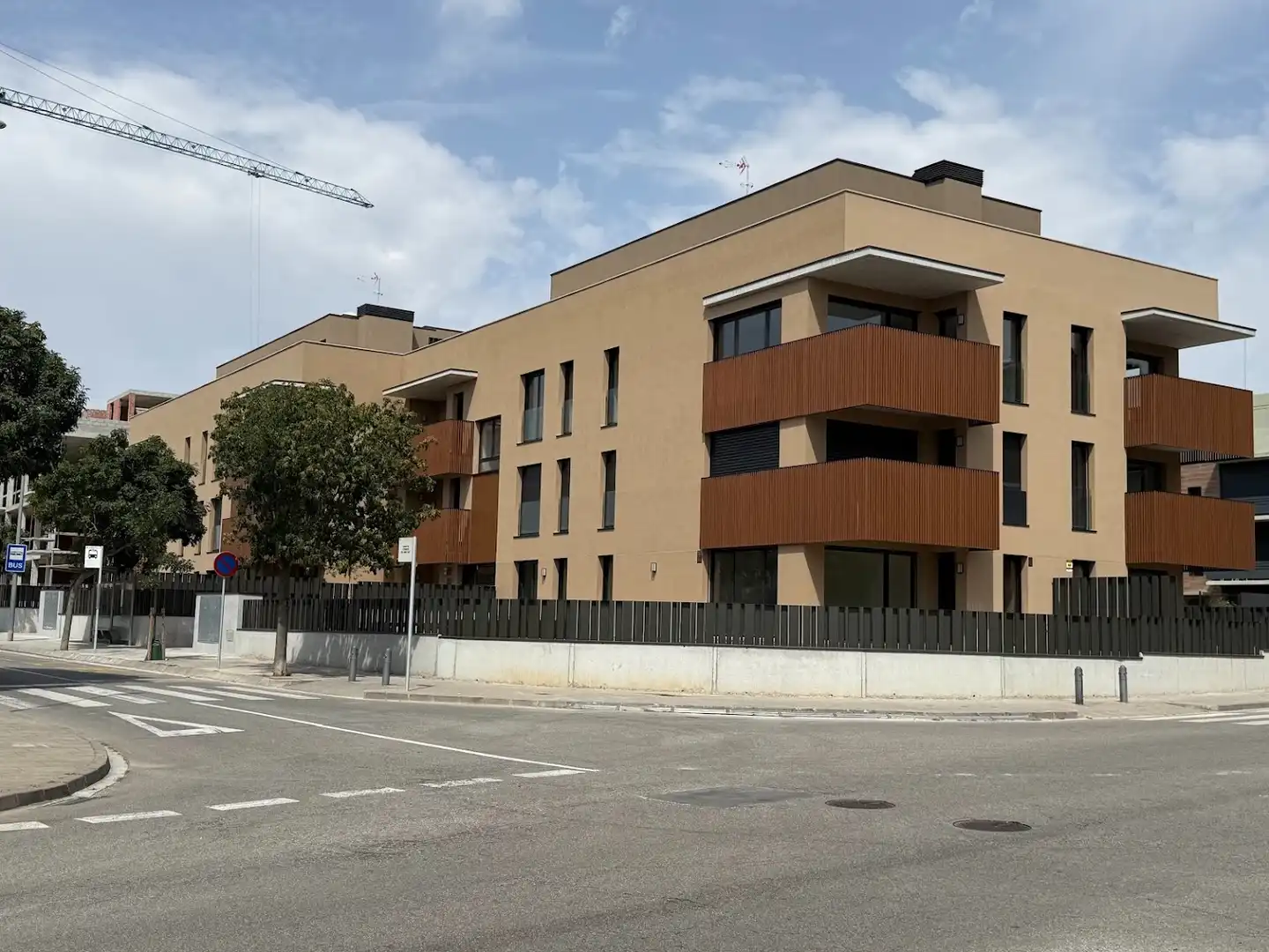 Vista exterior de Pis per a compartir en Vic amb Aire condicionat, Calefacció i Terrassa