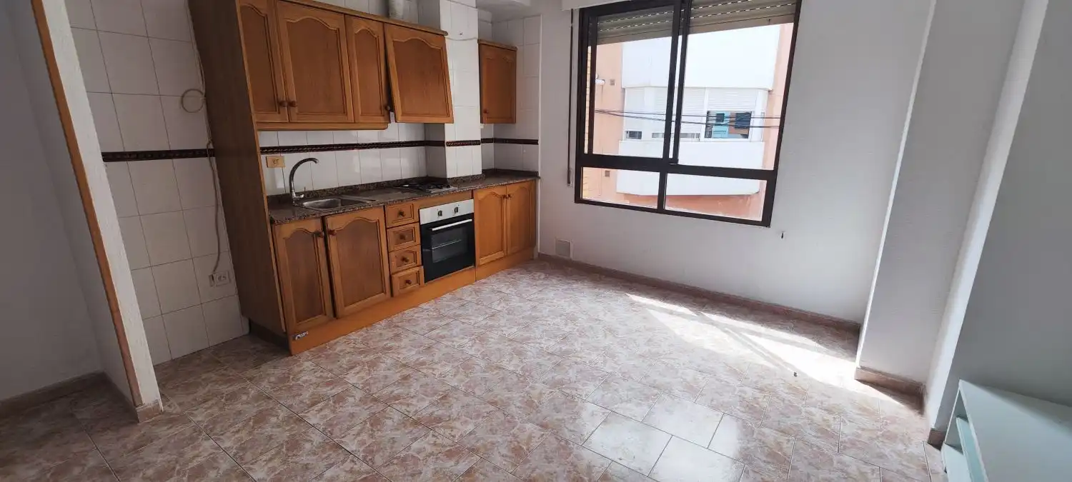 Cuina de Pis en venda en Castellón de la Plana / Castelló de la Plana amb Terrassa