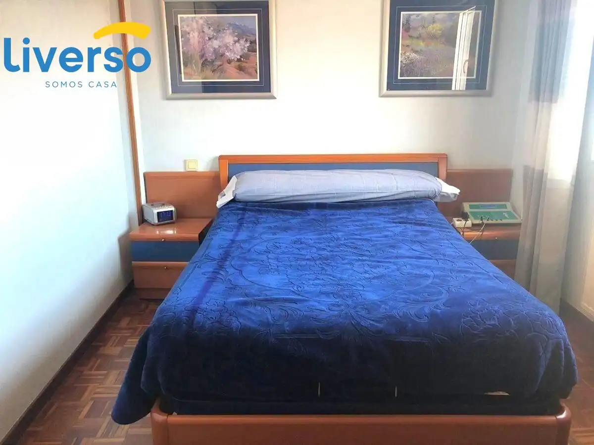 Dormitori de Casa adosada en venda en Alfoz de Quintanadueñas amb Calefacció, Parquet i Terrassa