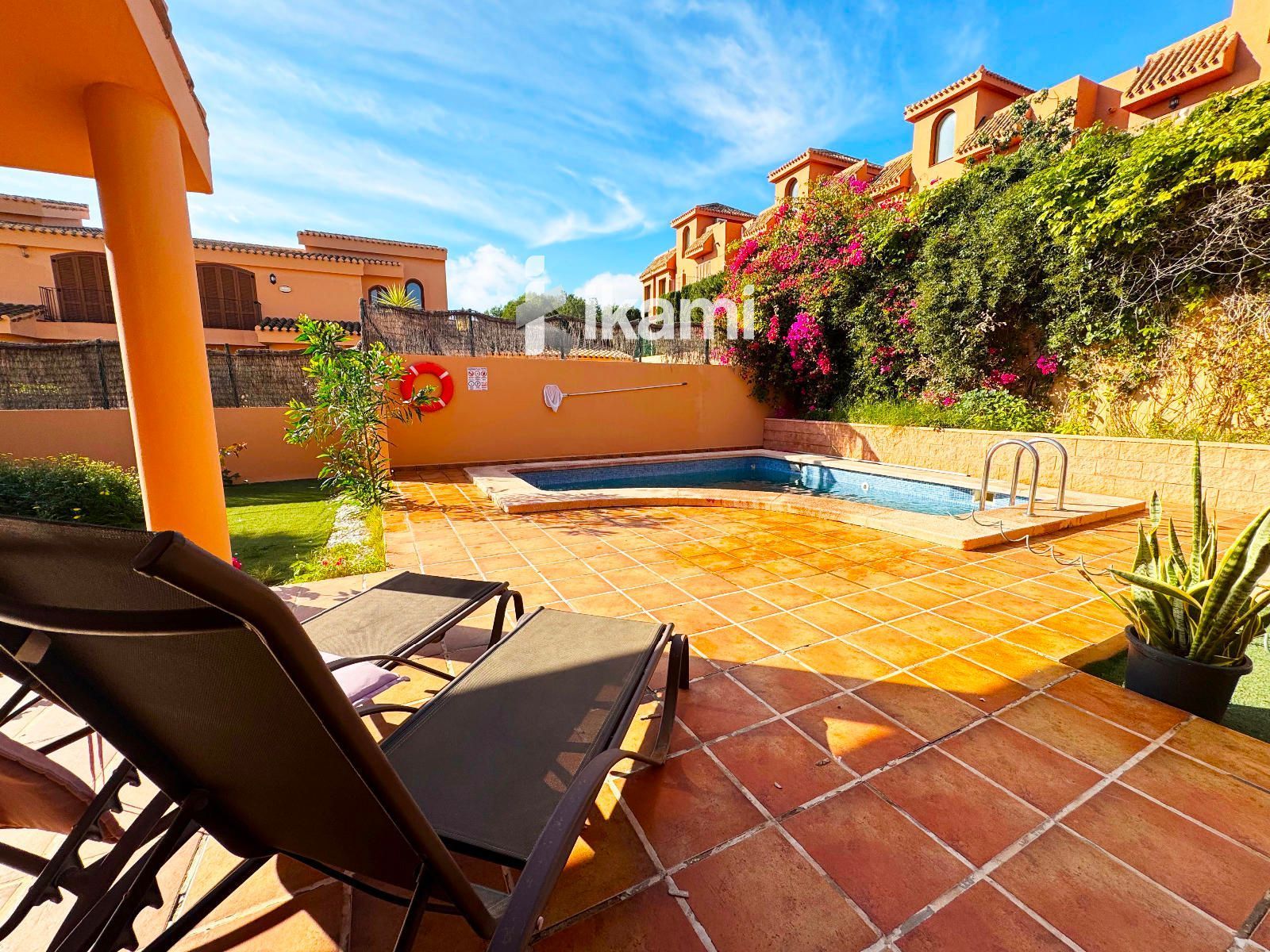 Vista exterior de Casa adosada en venda en Cartagena amb Aire condicionat, Calefacció i Terrassa