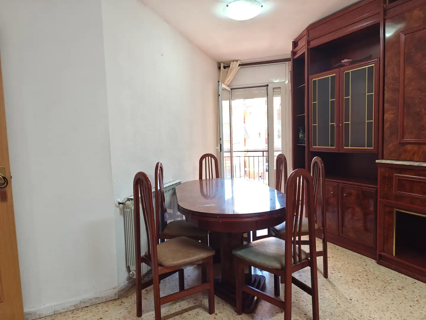 Comedor de Piso en venta en Sant Boi de Llobregat con Calefacción, Amueblado y Horno