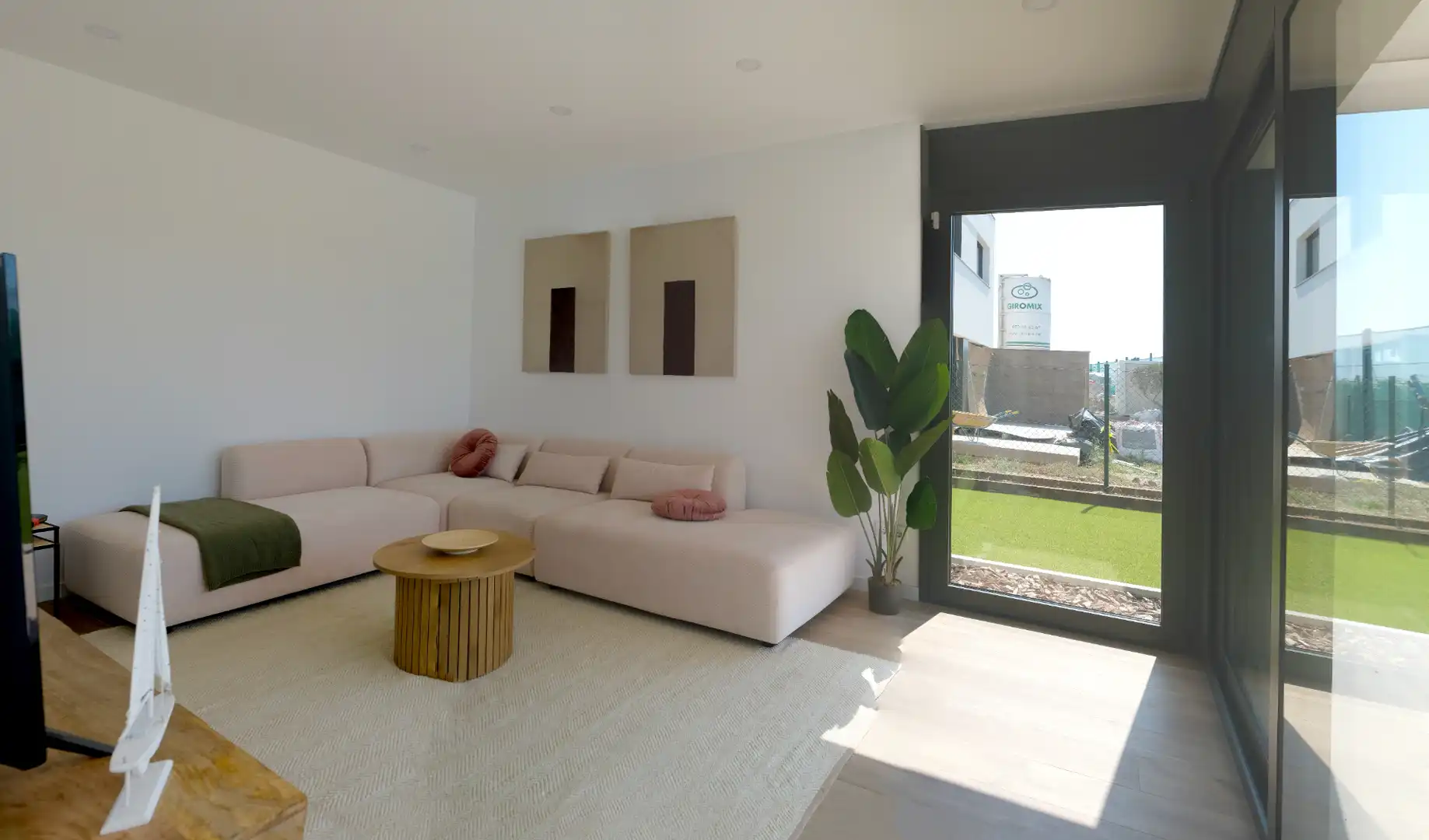 Sala de estar de Casa o chalet en venta en Sant Pere Pescador con Aire acondicionado, Calefacción y Jardín privado