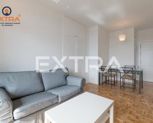 Sala d'estar de Apartament de lloguer en  Madrid Capital amb Aire condicionat, Calefacció i Terrassa