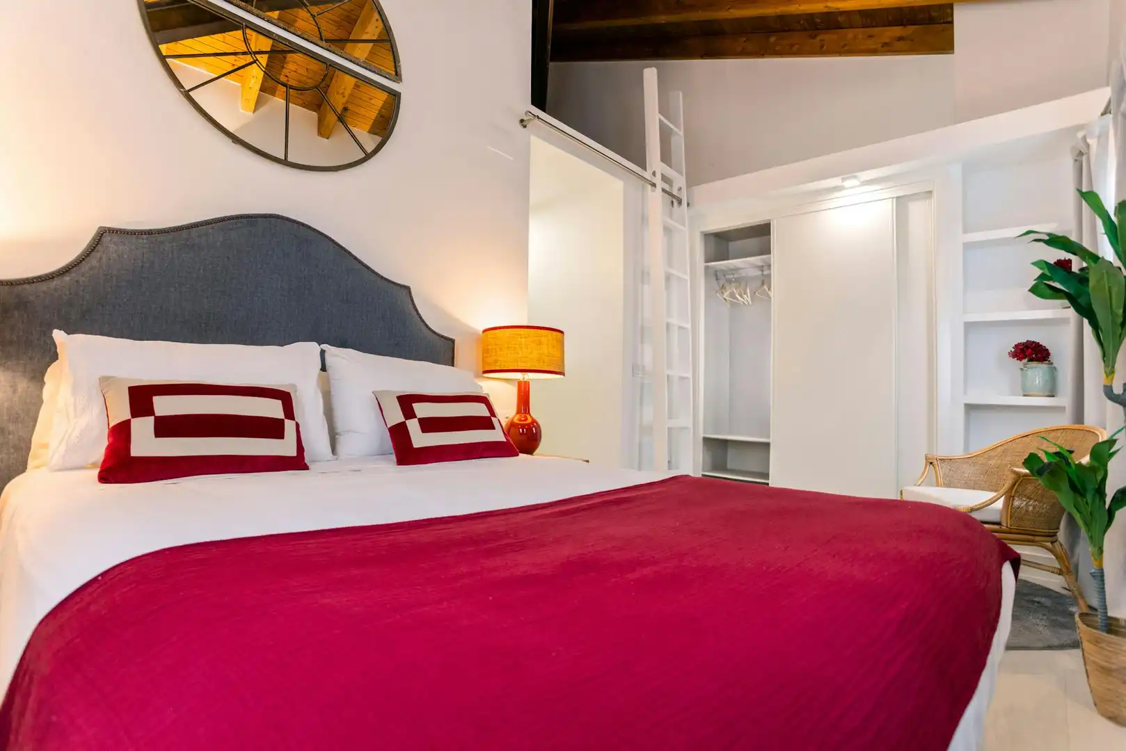 Bedroom of Flat for rent in Sevilla  with Air Conditioner, Heating and Washing machine