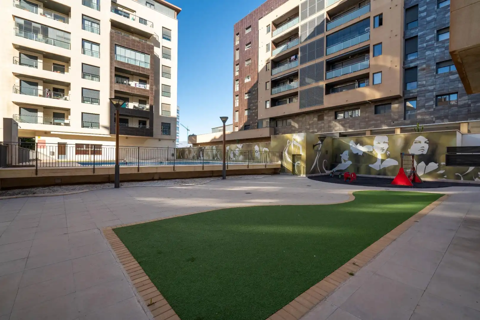 Terrassa de Pis en venda en Almería amb Aire condicionat, Traster i Piscina comunitària