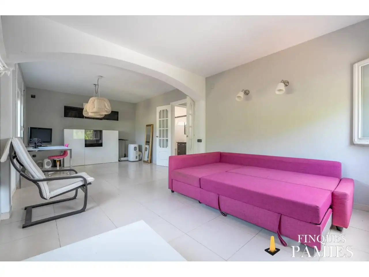 Sala d'estar de Casa o xalet en venda en Alforja amb Aire condicionat, Jardí privat i Terrassa