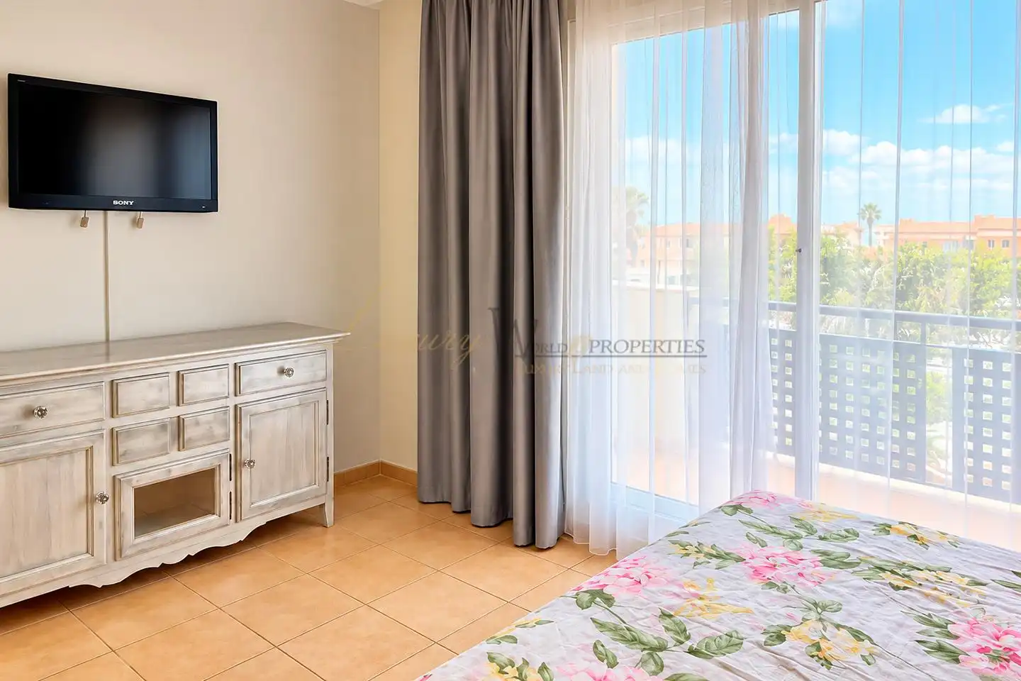 Casa con piscina en venta en Calle Beirut, imagen 11
