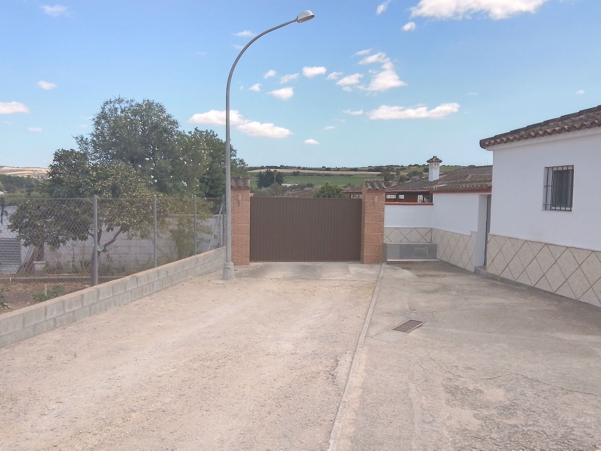 Aparcament de Casa o xalet en venda en Arcos de la Frontera amb Aire condicionat, Calefacció i Jardí privat