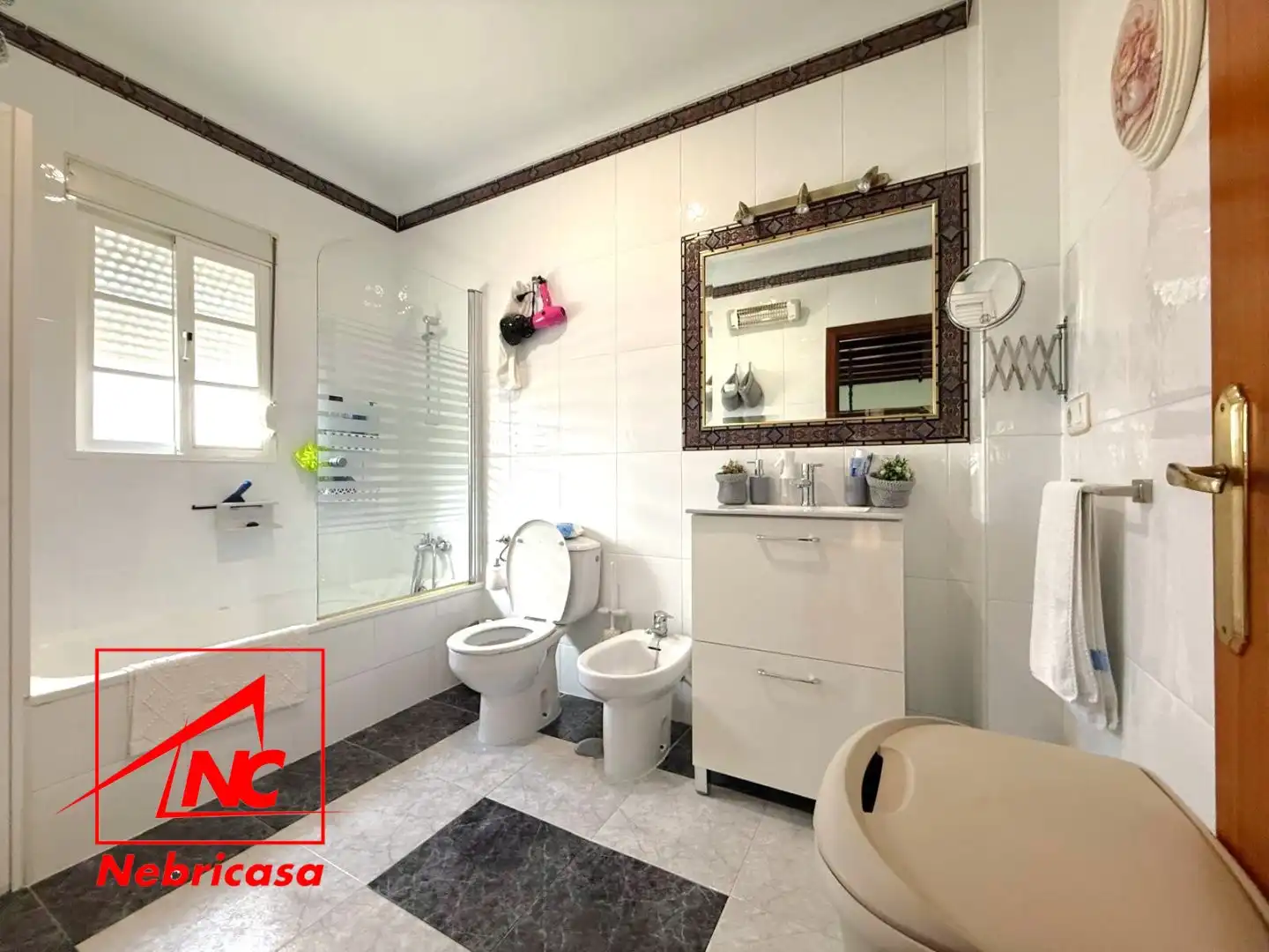 Baño de Casa o chalet en venta en Lebrija con Aire acondicionado, Jardín privado y Terraza