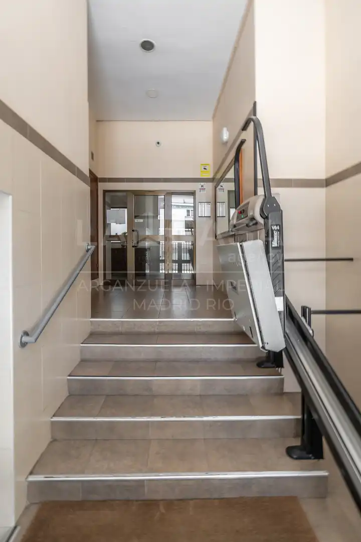 Piso en venta en Madrid con Calefacción y Trastero