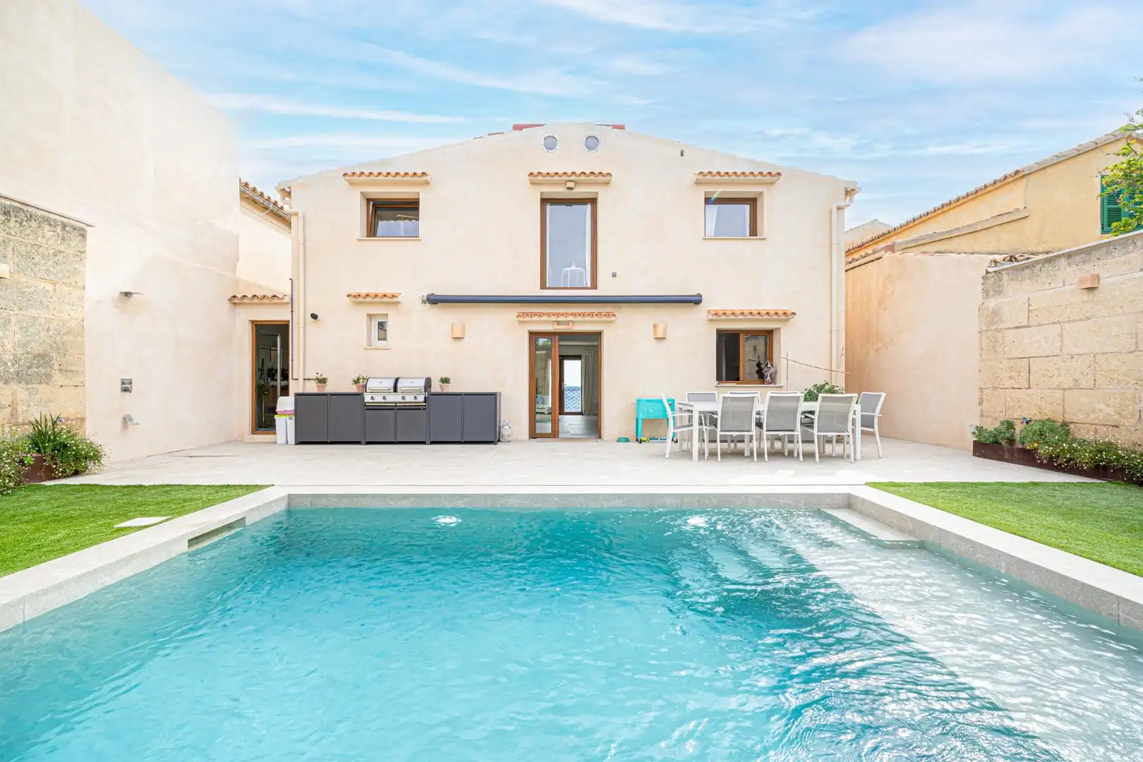 Swimming pool of Houses for sale in  Palma de Mallorca  with Air Conditioner, Heating and Private garden